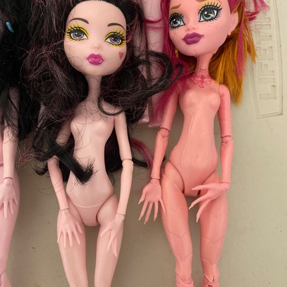 7 Monster High Dolls lot. - Picture 4 of 16